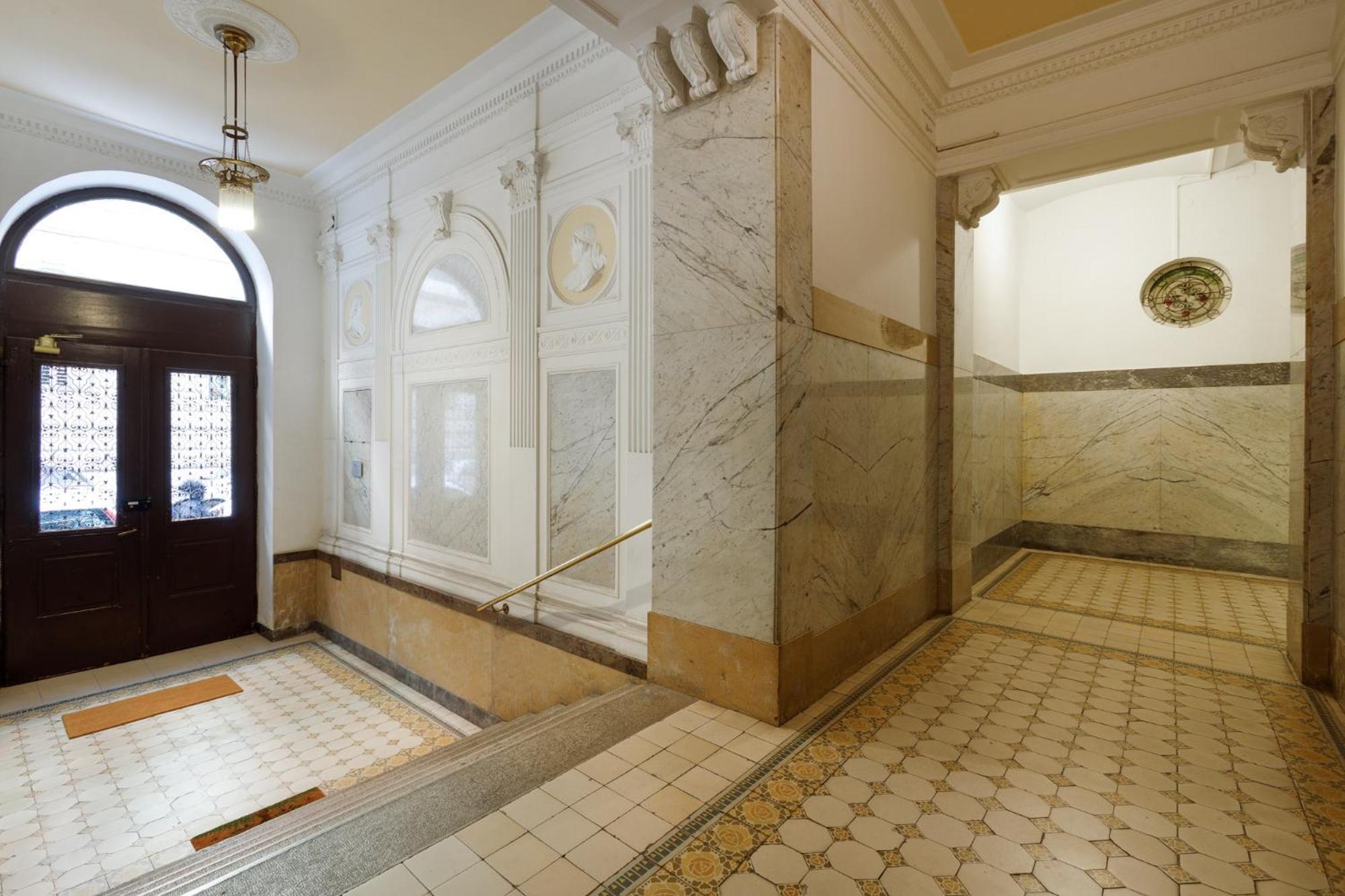 Central Trieste - Elegant City Stay Exteriör bild