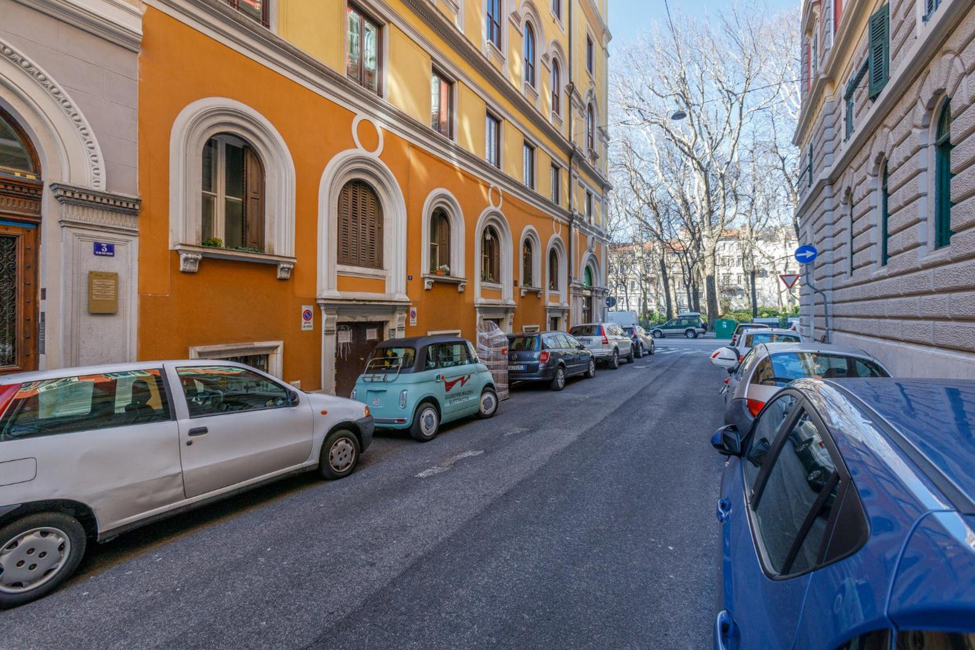 Central Trieste - Elegant City Stay Exteriör bild