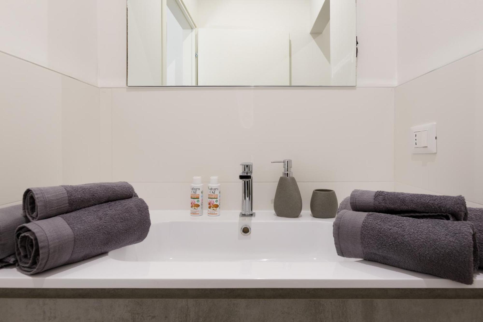 Central Trieste - Elegant City Stay Exteriör bild